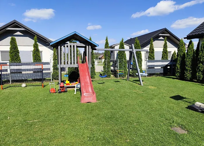 Pod Skarpa 27 別荘 *