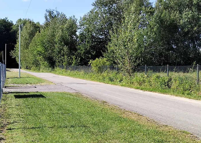 Pod Skarpa 27 別荘