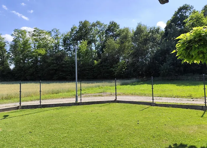 Pod Skarpa 27 別荘 ザトル