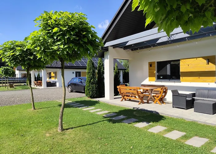 Pod Skarpa 27 別荘